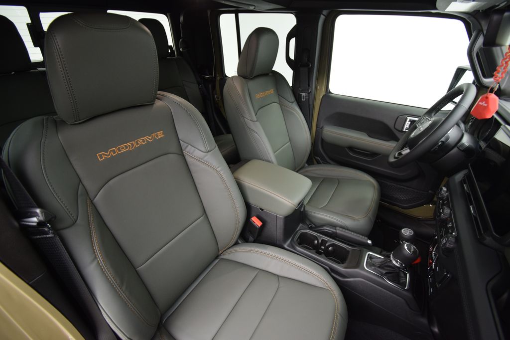 new 2025 Jeep Gladiator car, priced at $55,687