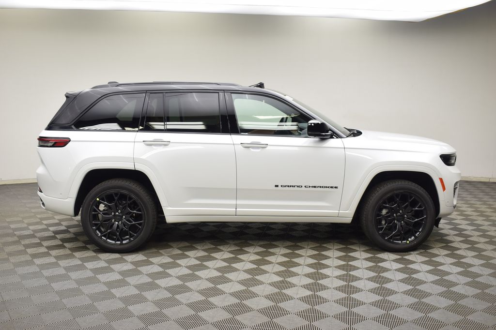 new 2025 Jeep Grand Cherokee car, priced at $68,580