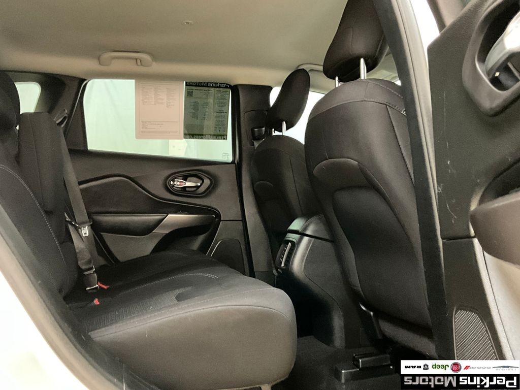 used 2020 Jeep Cherokee car, priced at $16,783