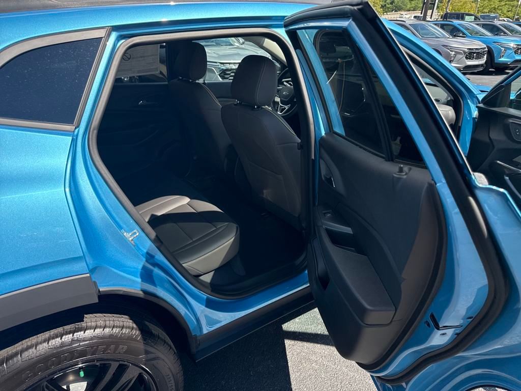 new 2025 Chevrolet Trax car, priced at $27,085