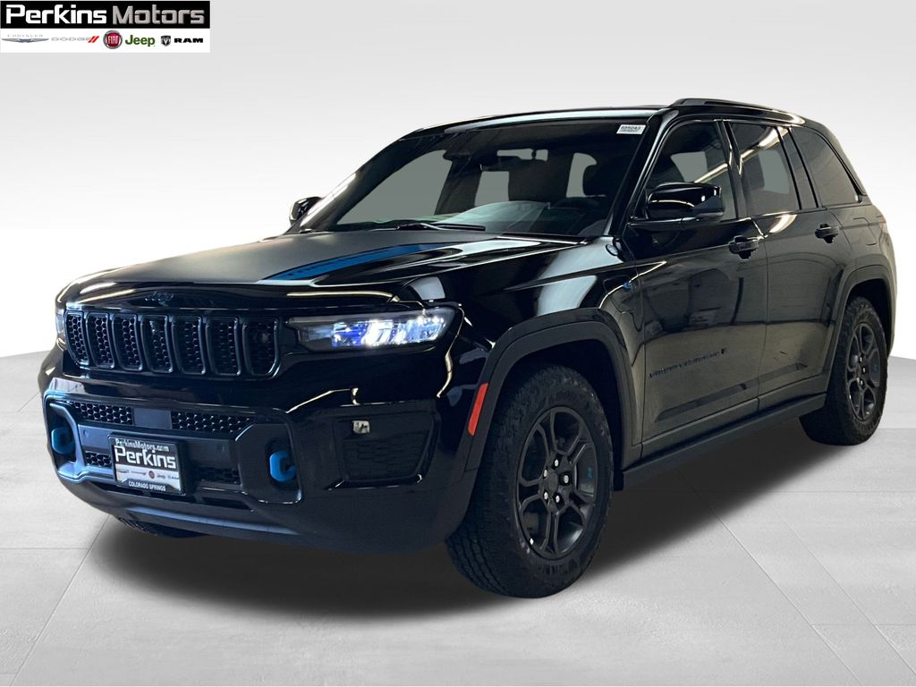 new 2025 Jeep Grand Cherokee car, priced at $66,005