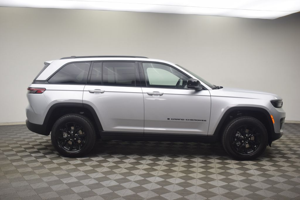 new 2025 Jeep Grand Cherokee car, priced at $37,308