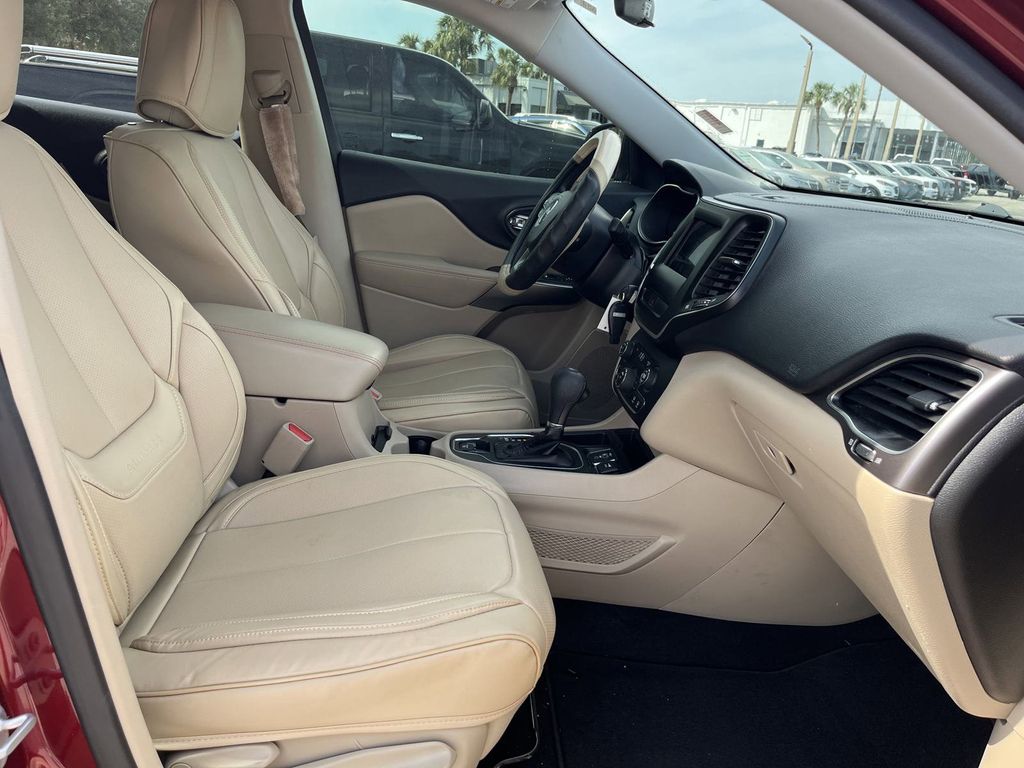 used 2019 Jeep Cherokee car, priced at $15,592