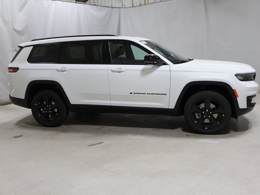 new 2025 Jeep Grand Cherokee L car, priced at $48,580