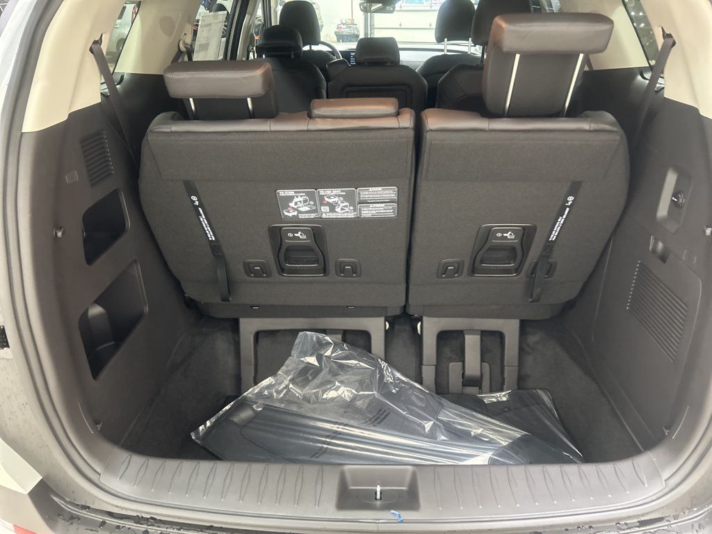 new 2026 Kia Carnival Hybrid car, priced at $43,570