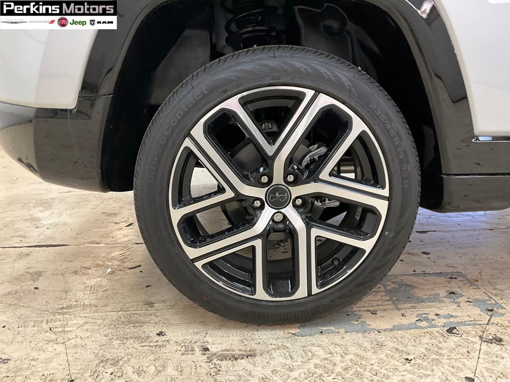 new 2025 Jeep Compass car, priced at $37,007