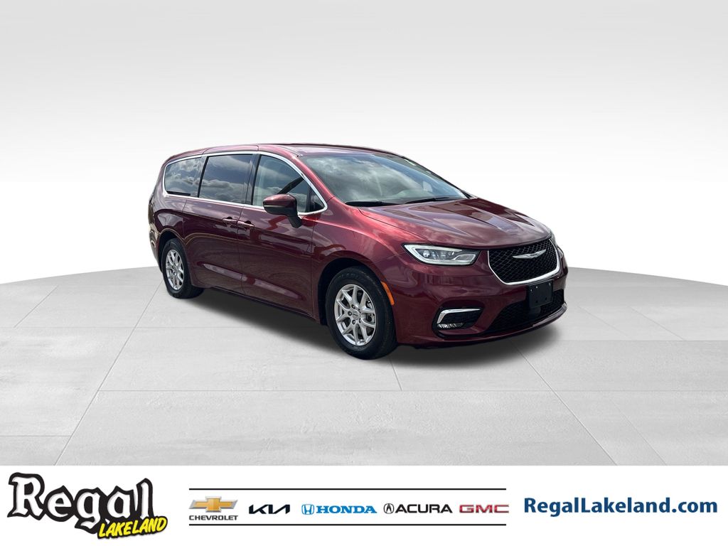 used 2023 Chrysler Pacifica car, priced at $21,294