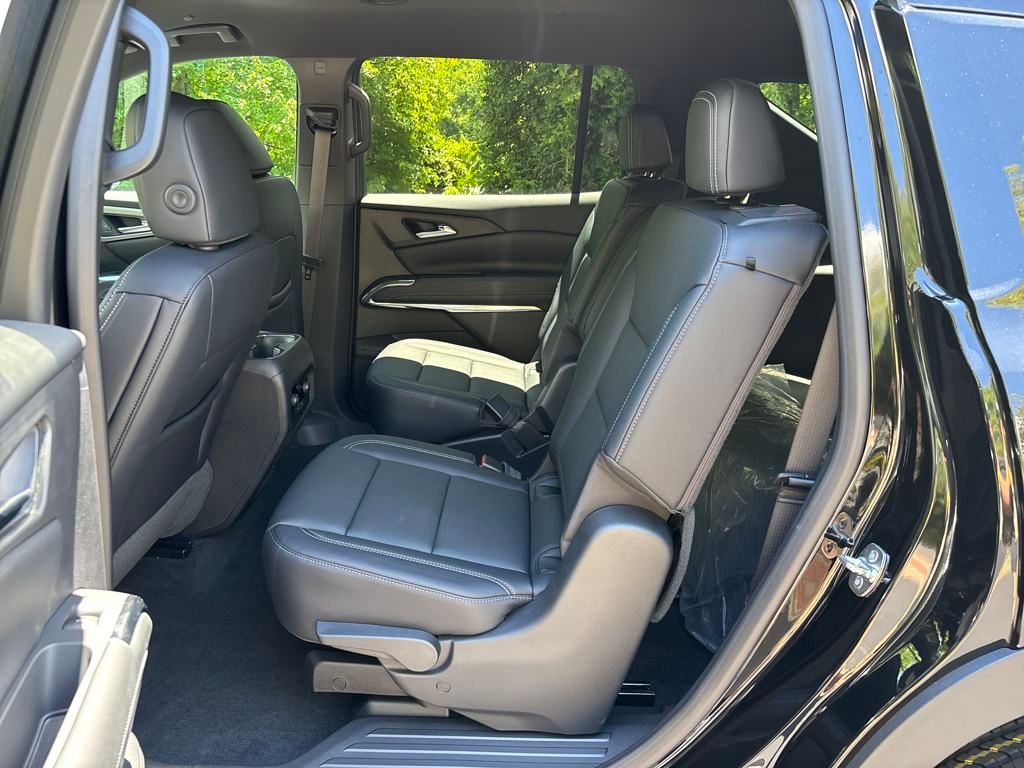 new 2025 Chevrolet Traverse car, priced at $45,695