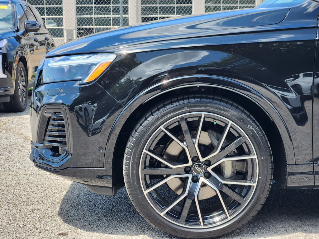 new 2025 Audi Q7 car, priced at $78,950