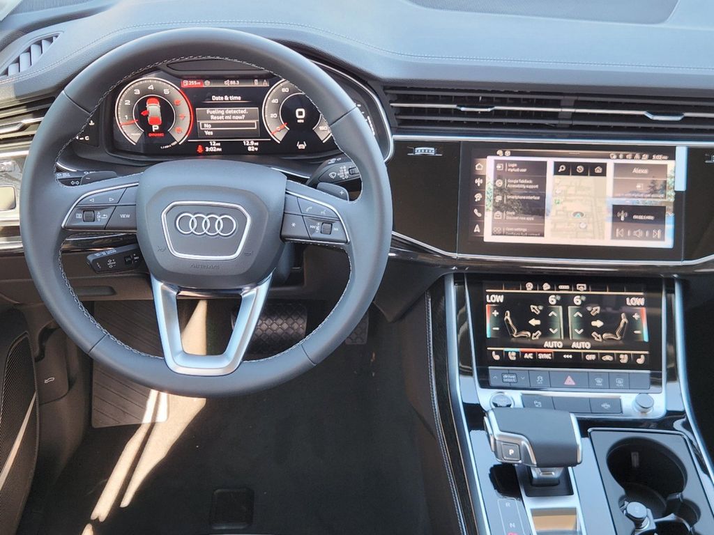 new 2025 Audi Q7 car, priced at $77,010