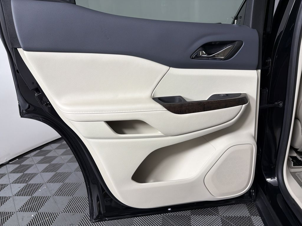 used 2023 GMC Acadia car, priced at $40,988