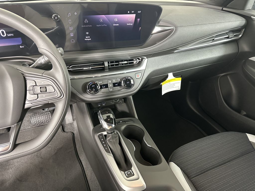 new 2025 Buick Envista car, priced at $25,785