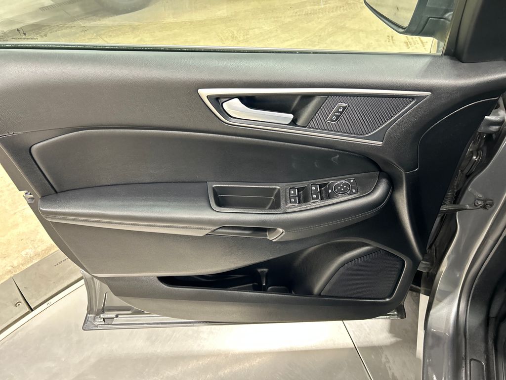 used 2022 Ford Edge car, priced at $29,276
