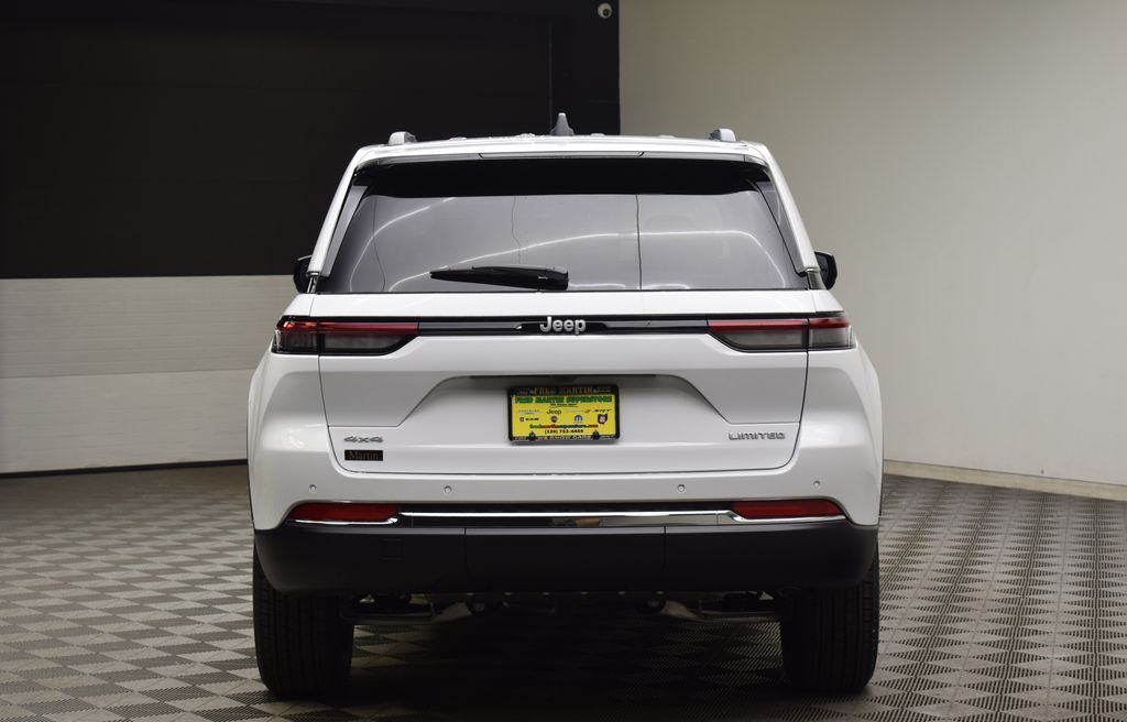 new 2025 Jeep Grand Cherokee car, priced at $42,570