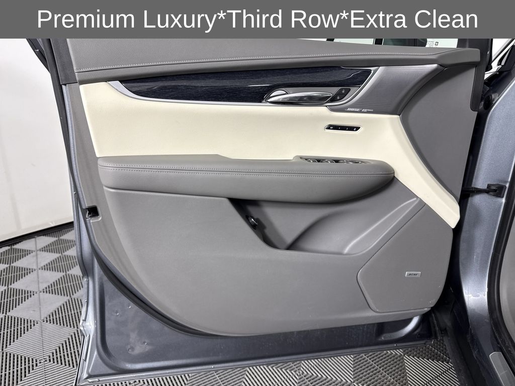 used 2022 Cadillac XT6 car, priced at $34,997