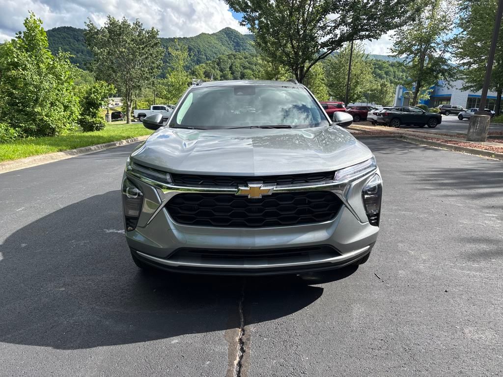 new 2025 Chevrolet Trax car, priced at $25,485