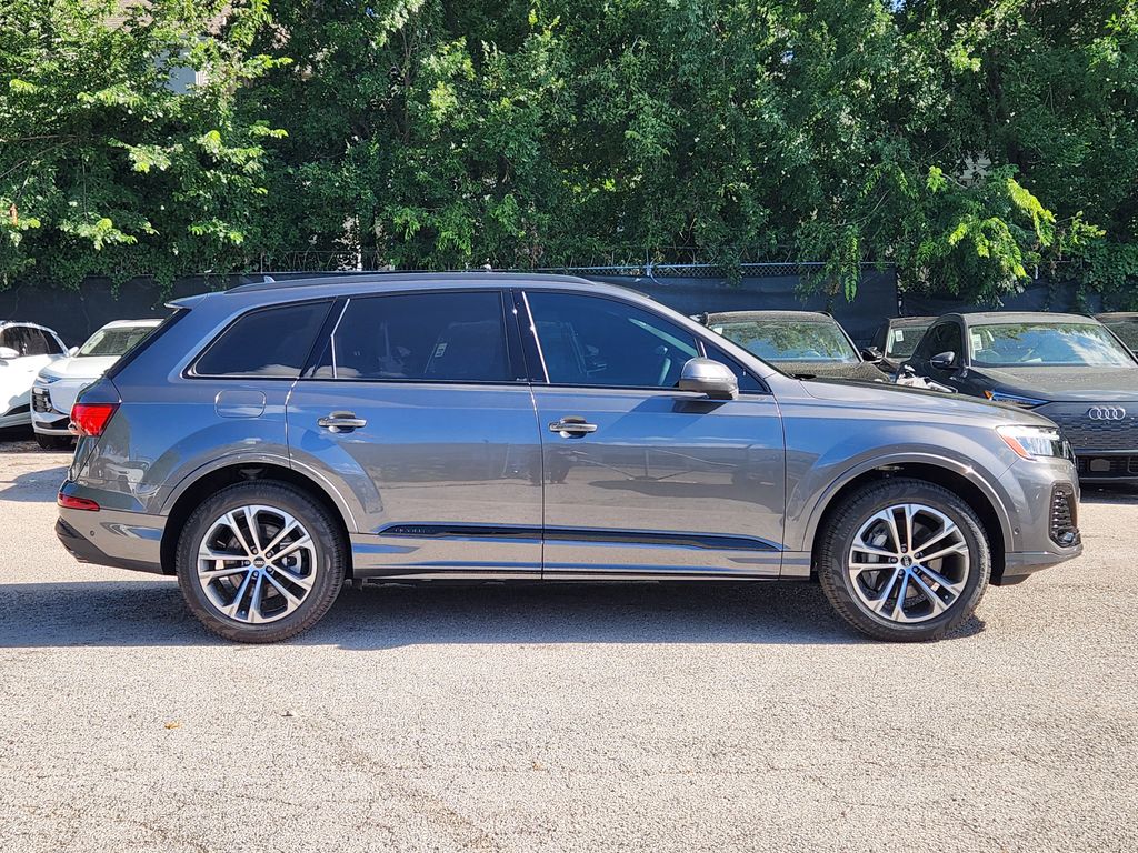 new 2025 Audi Q7 car, priced at $70,700