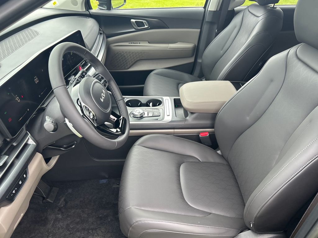 new 2026 Kia Carnival Hybrid car, priced at $40,982