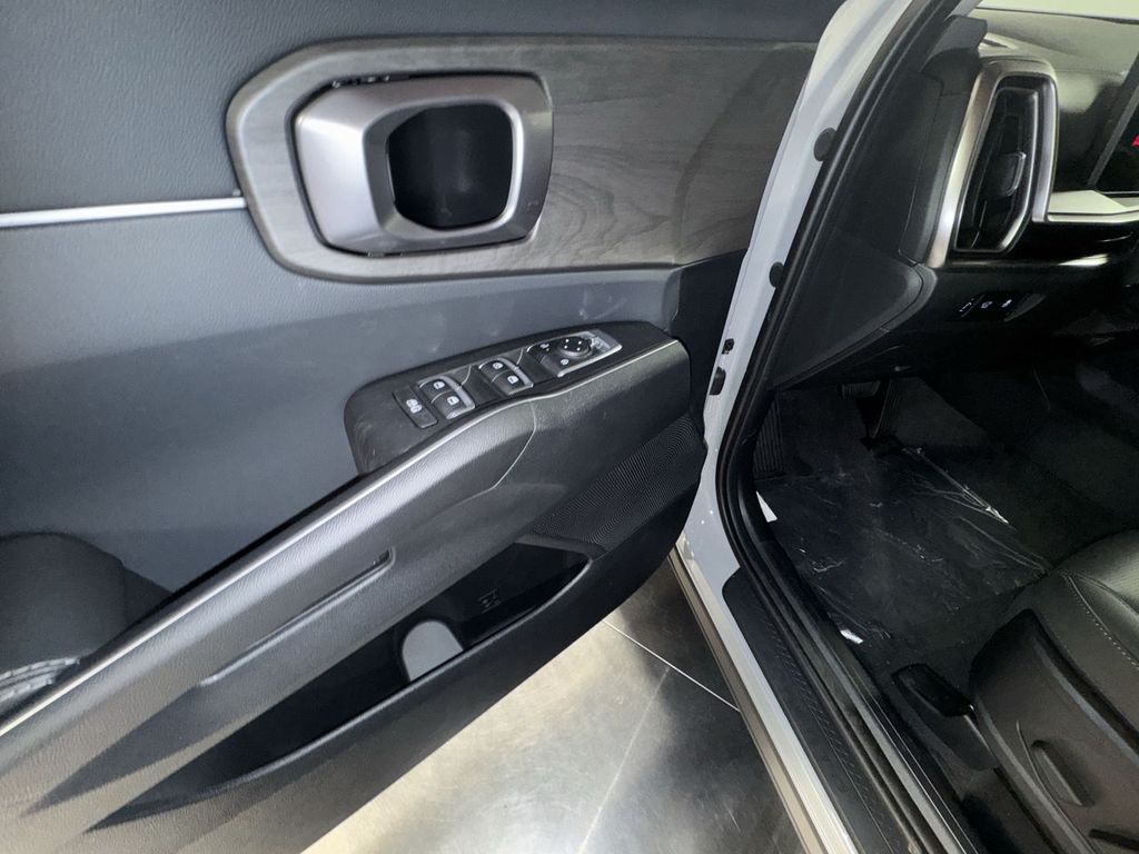 new 2025 Kia Sorento car, priced at $42,074
