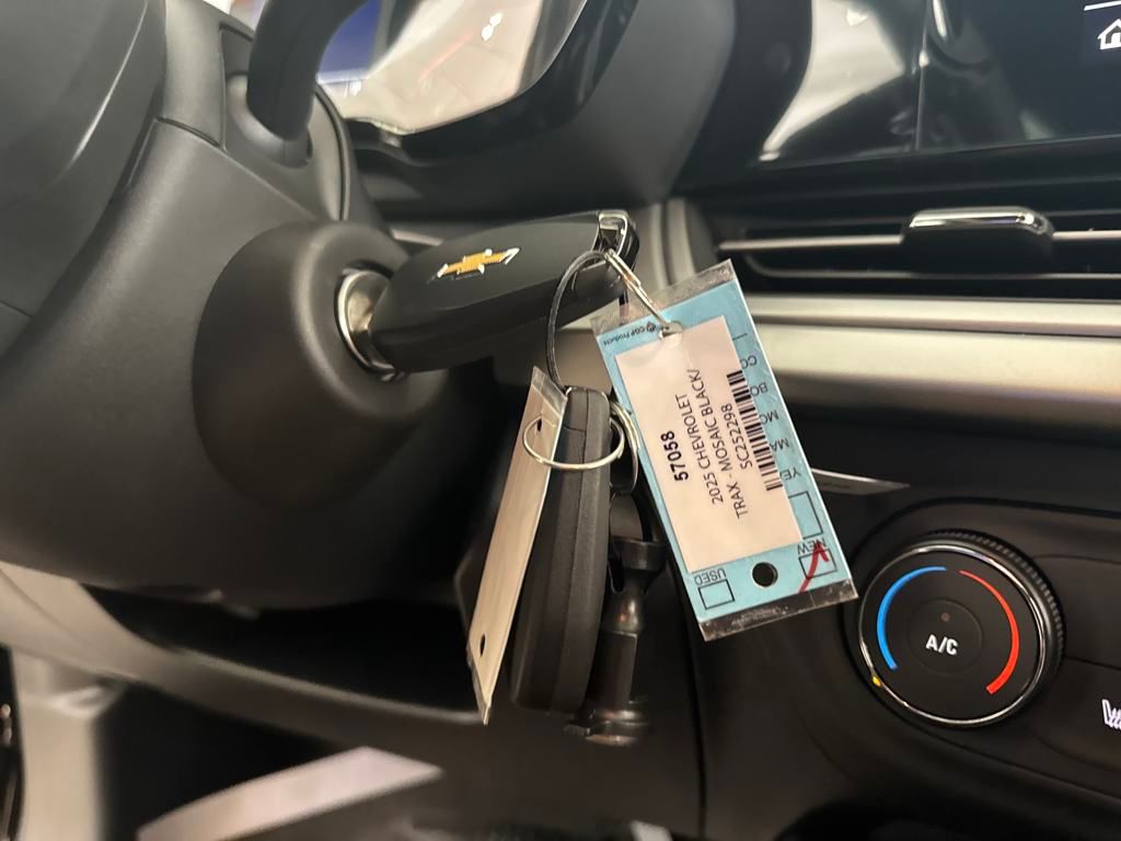 new 2025 Chevrolet Trax car, priced at $24,290
