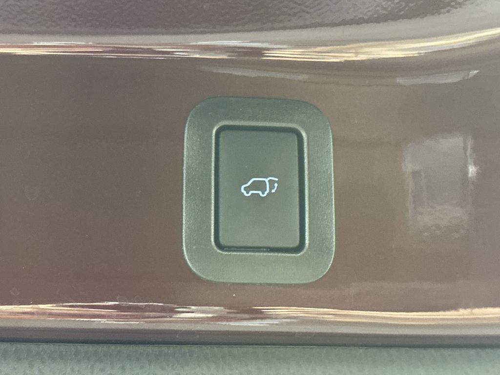 used 2019 Toyota Highlander car, priced at $29,750