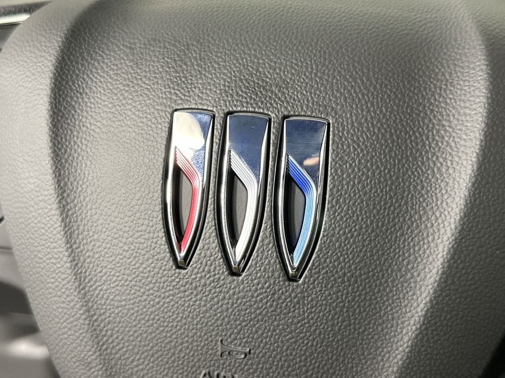new 2025 Buick Envista car, priced at $28,080