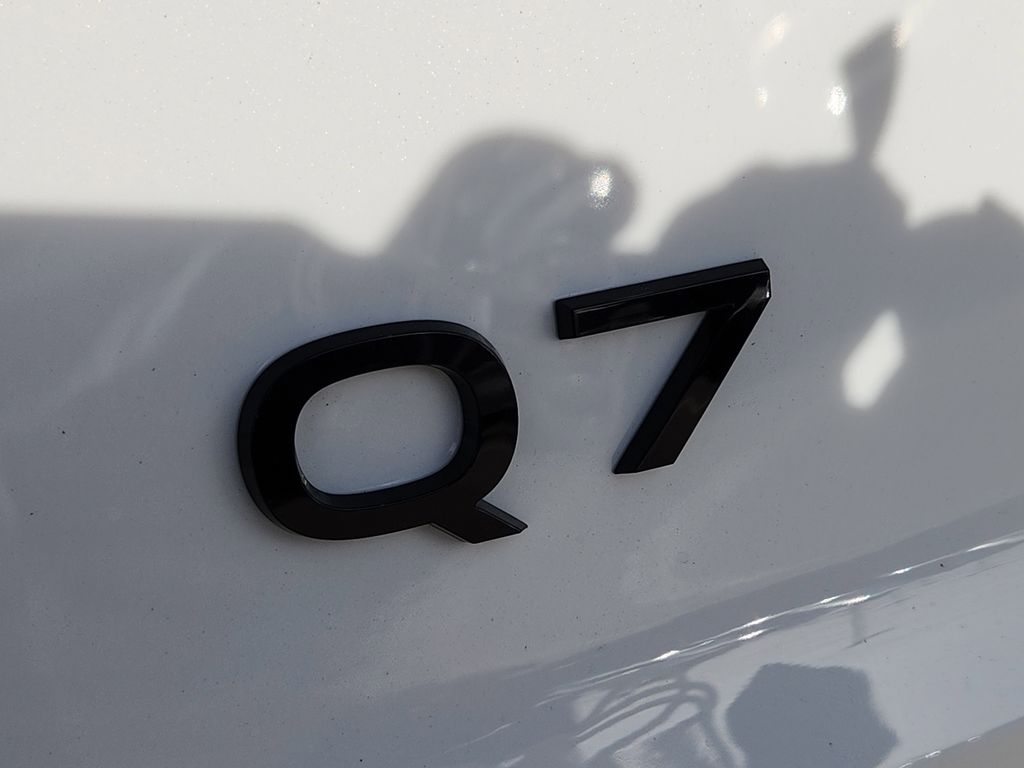 new 2025 Audi Q7 car, priced at $77,450