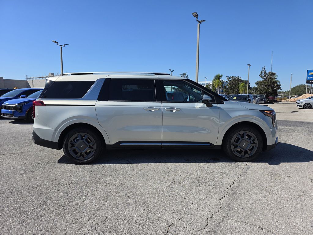 new 2026 Kia Carnival Hybrid car, priced at $47,799