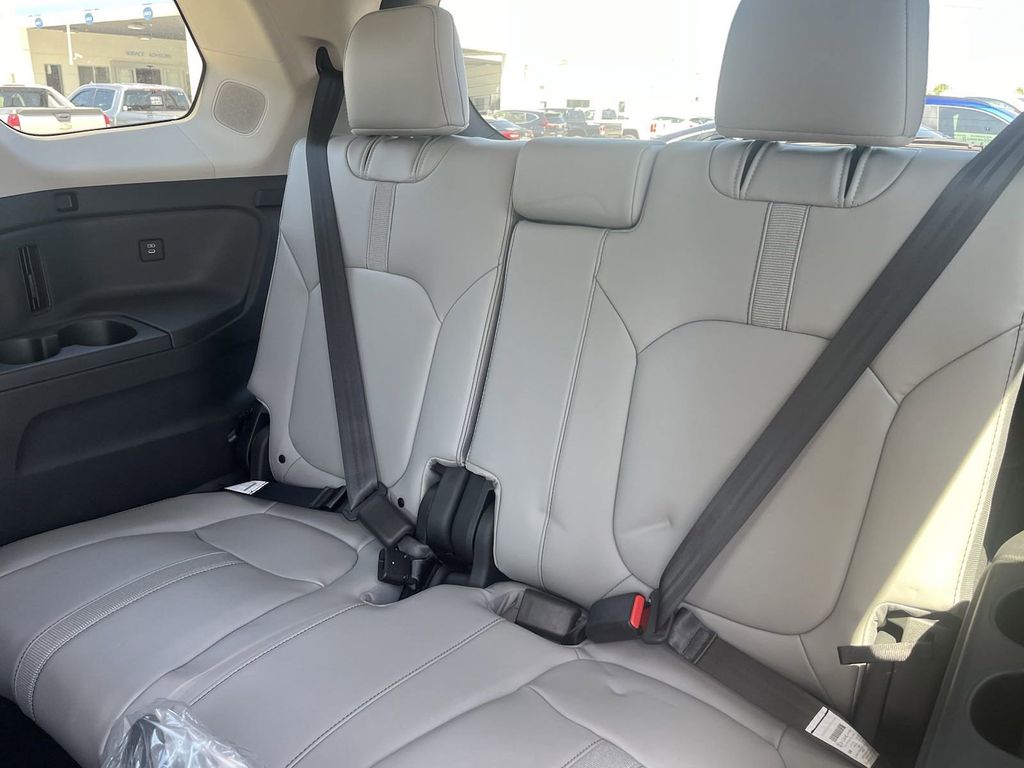 new 2025 Honda Pilot car, priced at $49,445