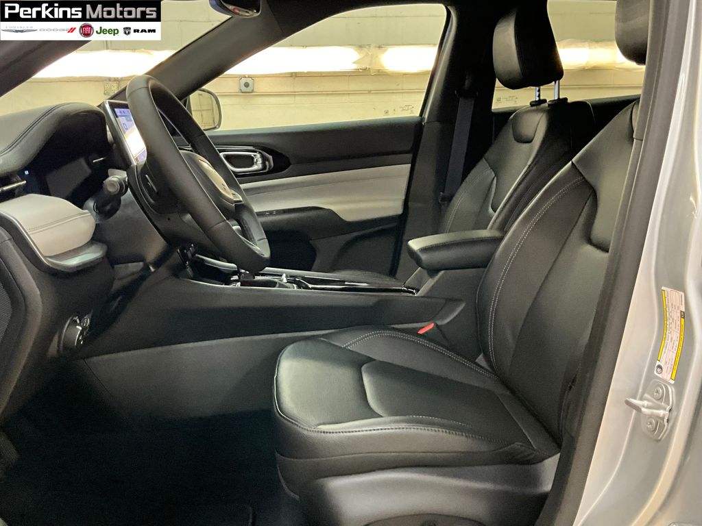 new 2025 Jeep Compass car, priced at $37,007
