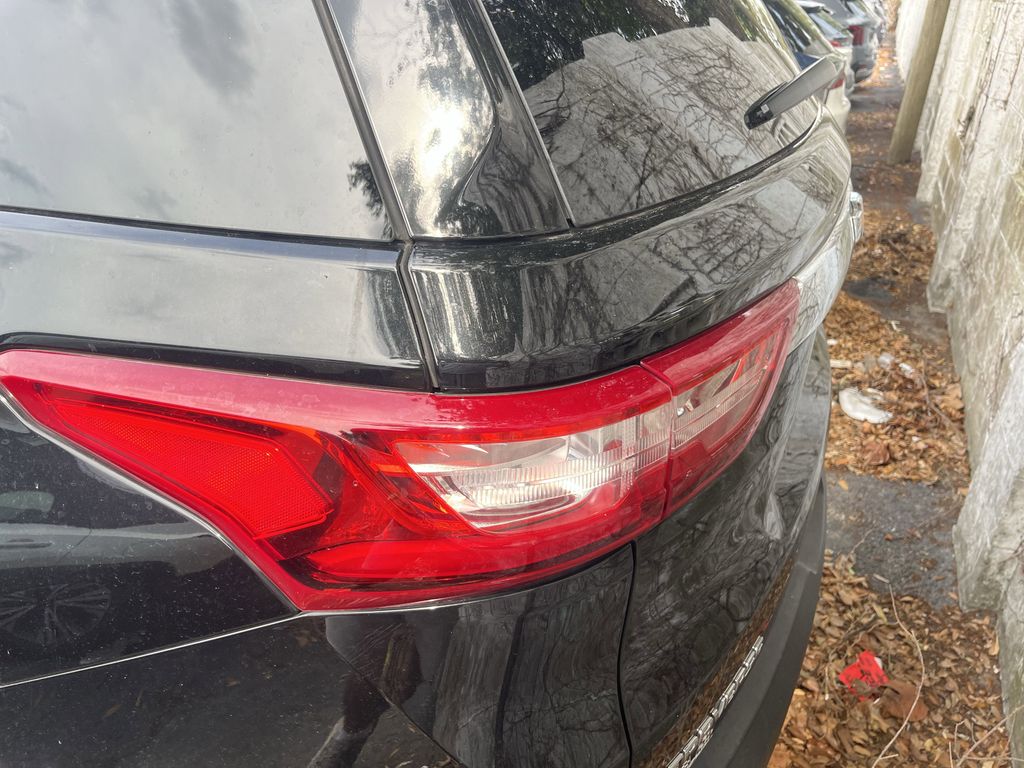 used 2020 Chevrolet Traverse car, priced at $19,492