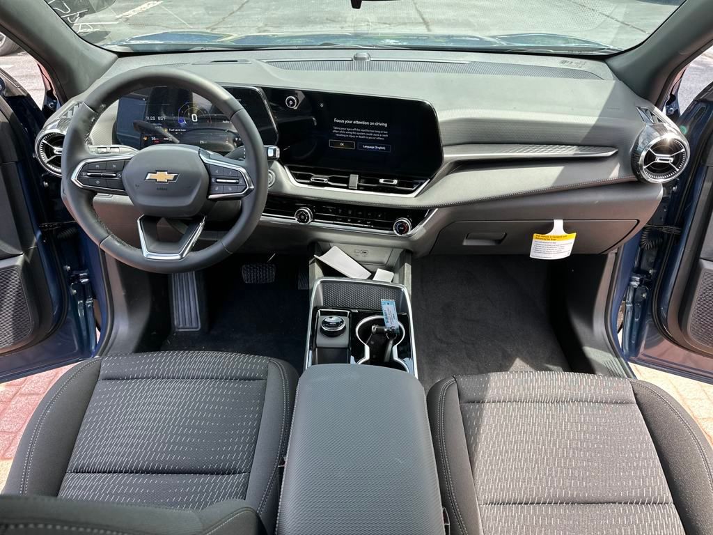 new 2026 Chevrolet Equinox car, priced at $31,995
