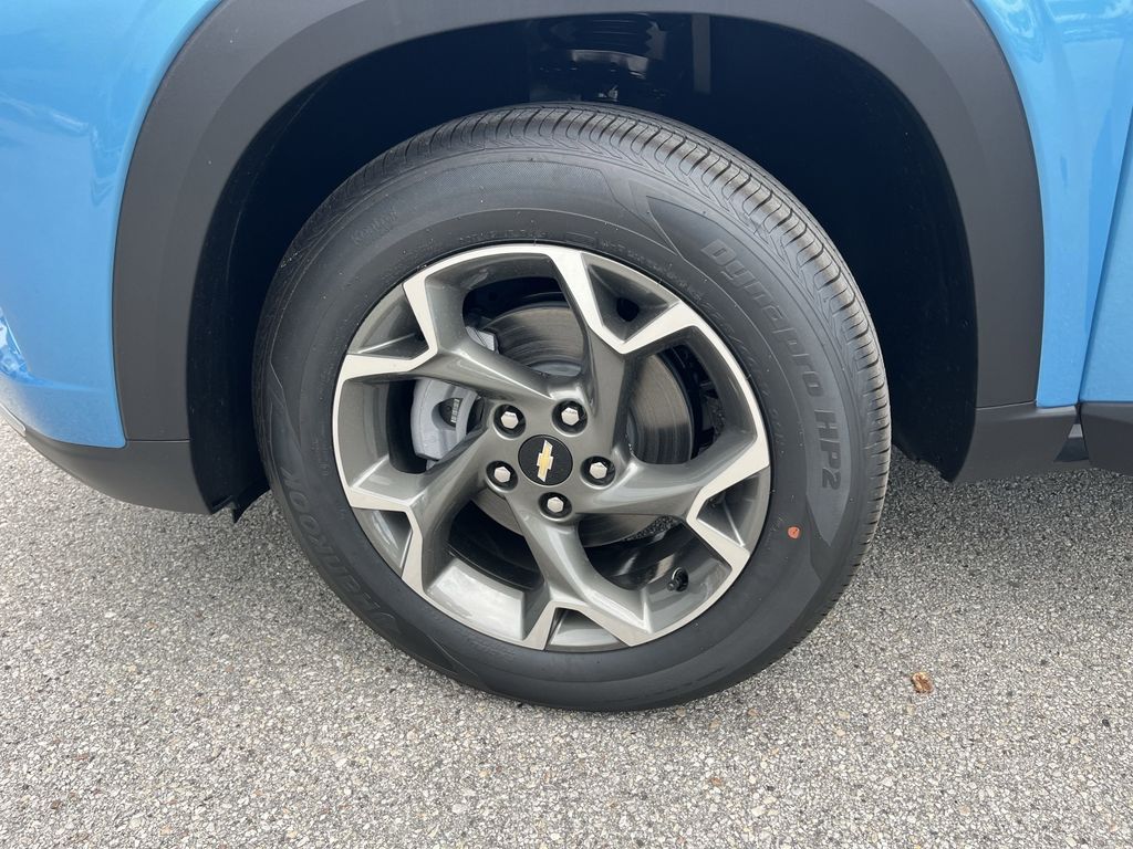 new 2025 Chevrolet Trax car, priced at $23,967