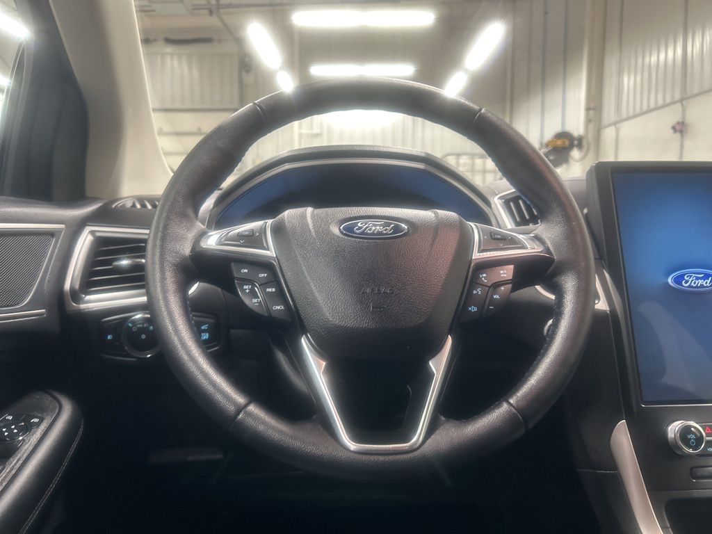 used 2023 Ford Edge car, priced at $29,956