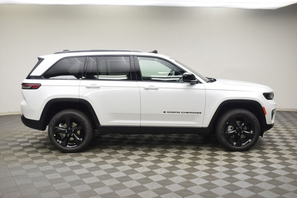 new 2025 Jeep Grand Cherokee car, priced at $46,126