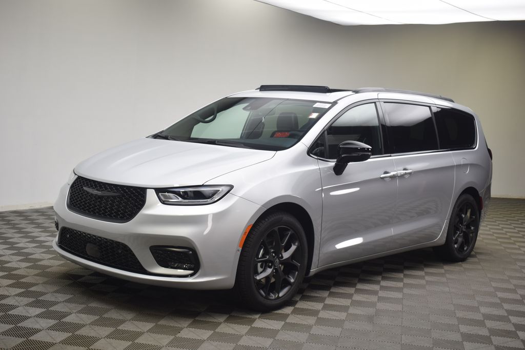 new 2026 Chrysler Pacifica car, priced at $49,359
