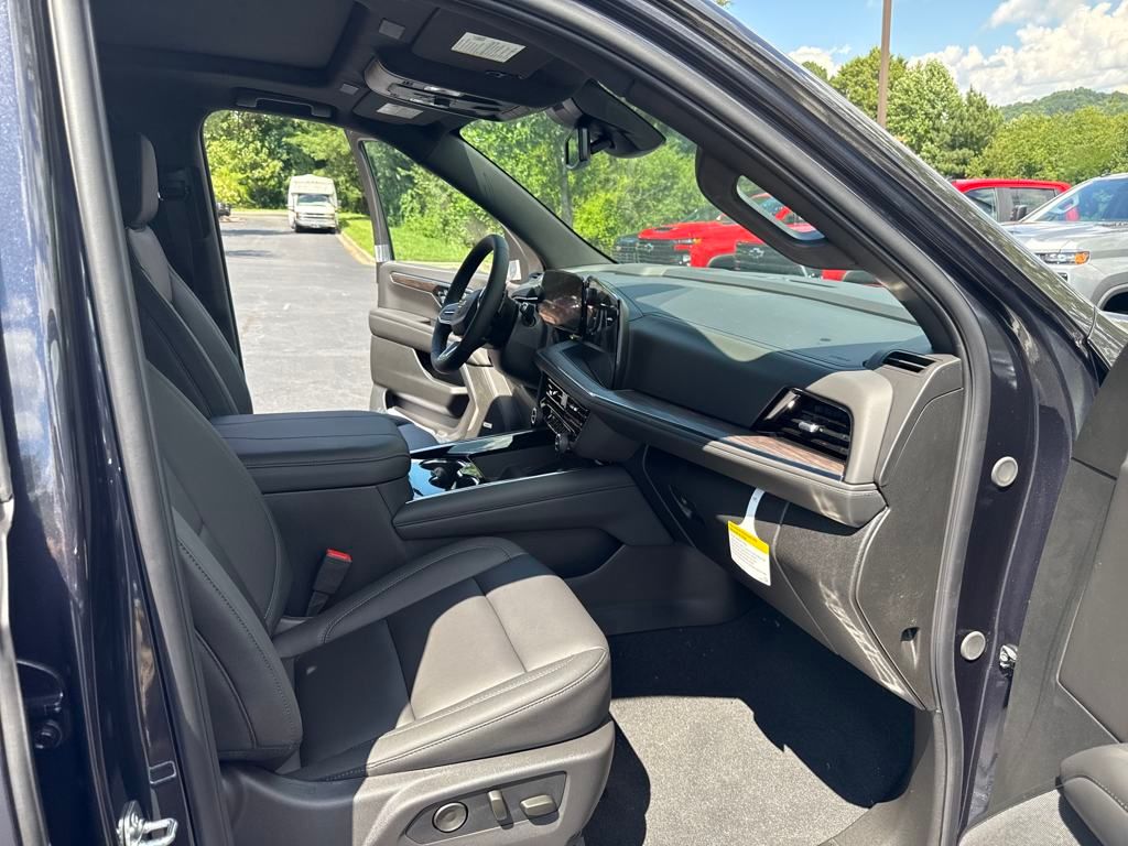new 2025 Chevrolet Suburban car, priced at $75,380