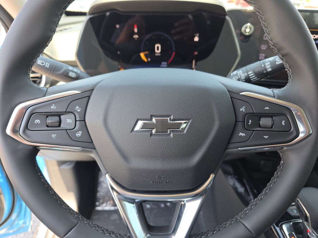 new 2025 Chevrolet Trax car, priced at $27,612