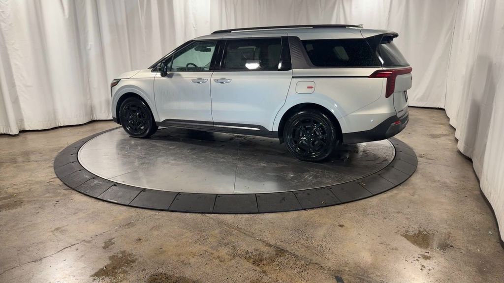 new 2025 Kia Carnival Hybrid car, priced at $50,640