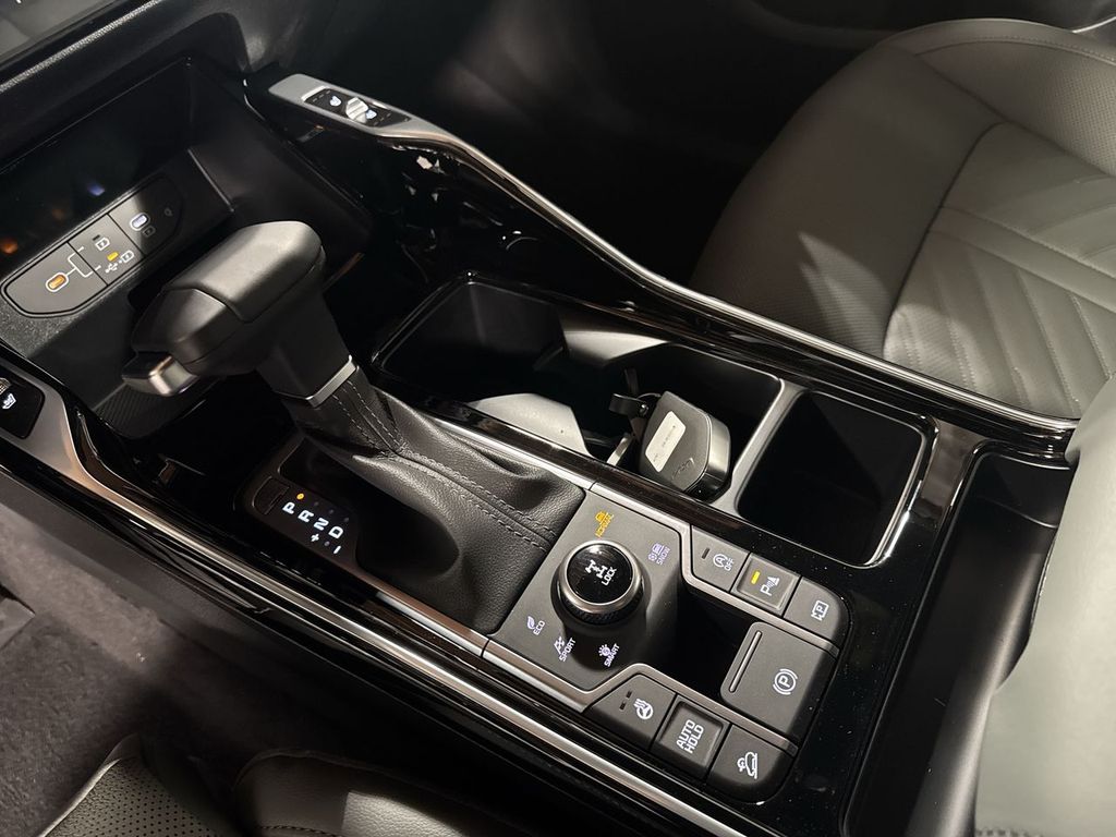 new 2025 Kia Sorento car, priced at $47,621