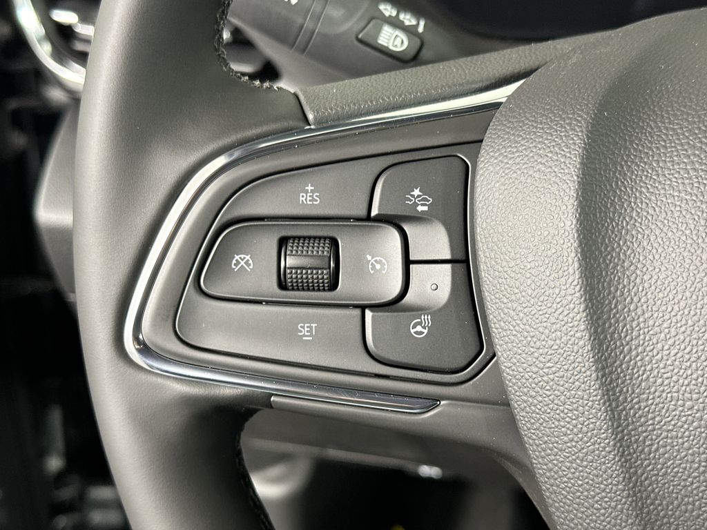 new 2025 Buick Envista car, priced at $26,185