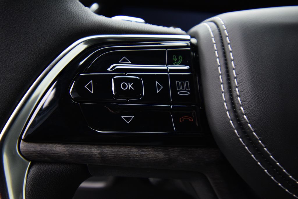new 2025 Jeep Grand Cherokee car, priced at $55,520