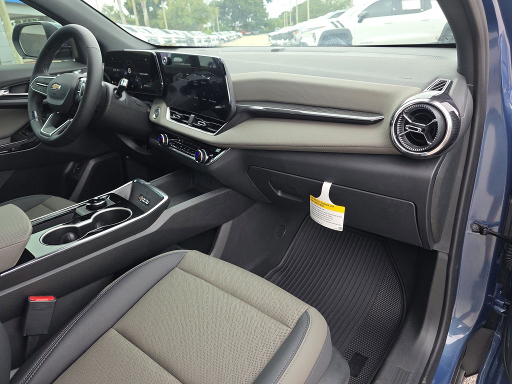 new 2026 Chevrolet Equinox car, priced at $32,641