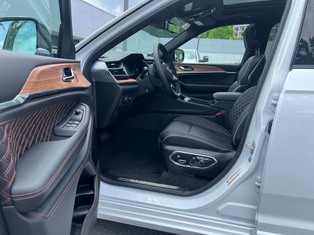 new 2025 Jeep Grand Cherokee L car, priced at $67,326