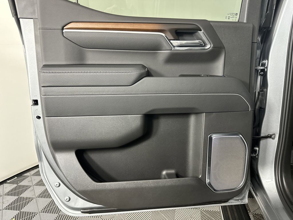 new 2025 GMC Sierra 1500 car, priced at $69,694
