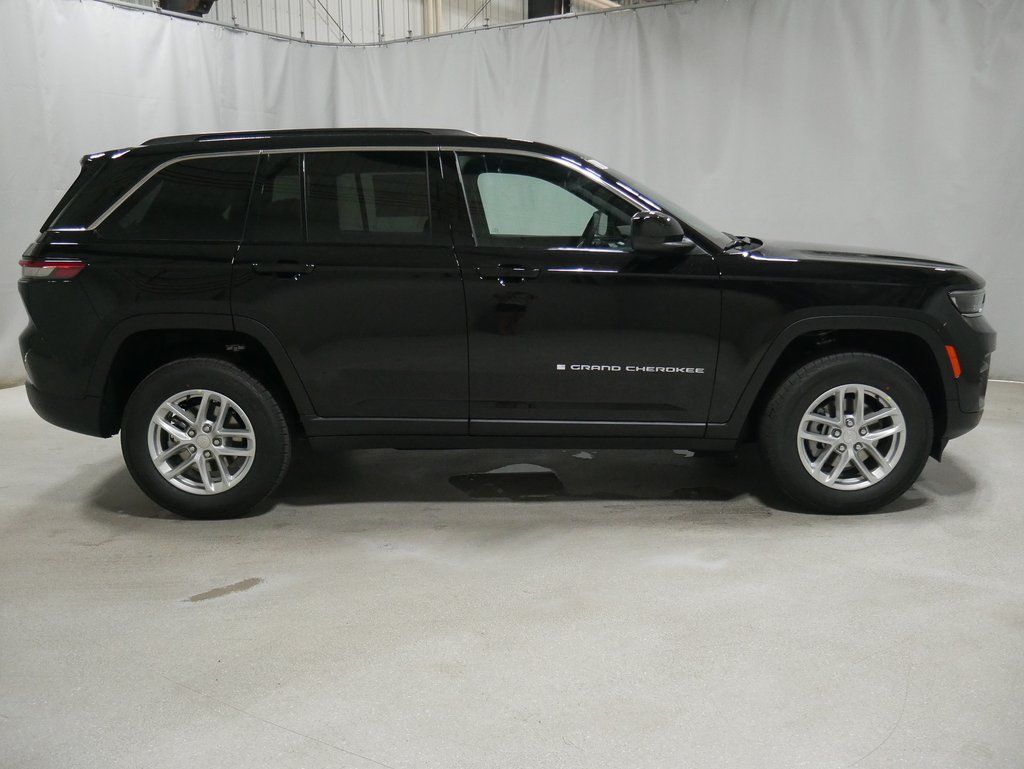 new 2024 Jeep Grand Cherokee car, priced at $38,970