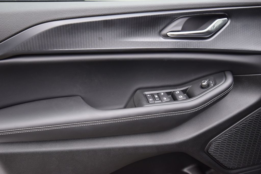 new 2025 Jeep Grand Cherokee car, priced at $37,308
