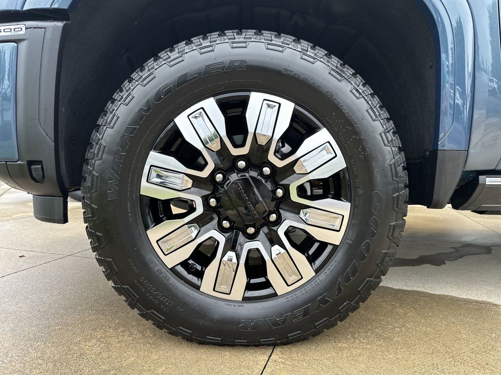 new 2025 GMC Sierra 2500HD car, priced at $85,039