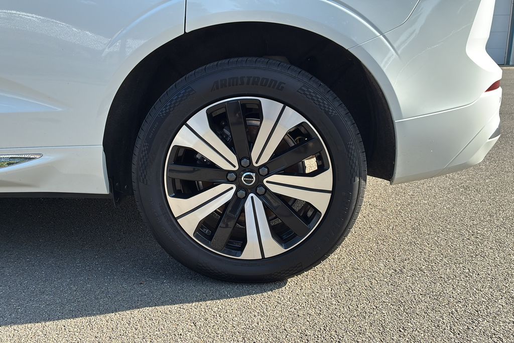 used 2023 Volvo XC60 Recharge Plug-In Hybrid car, priced at $36,400