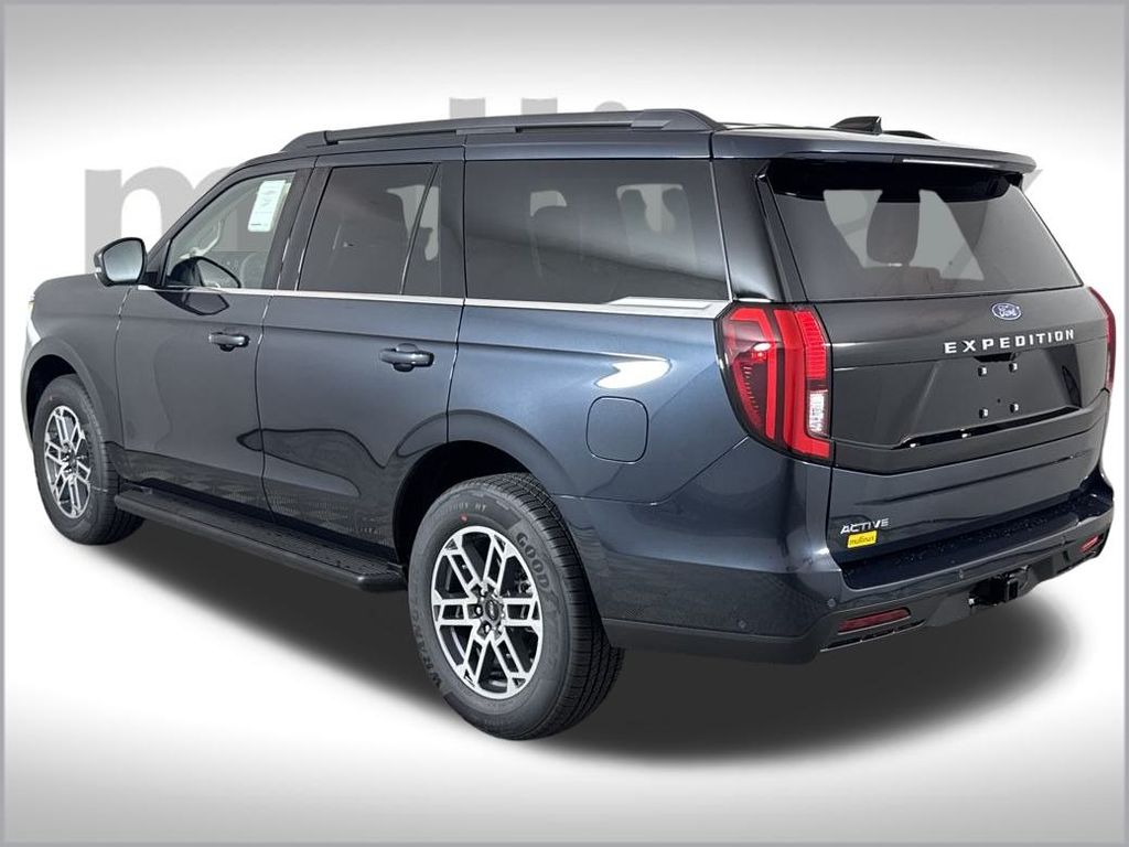 new 2025 Ford Expedition car, priced at $67,653